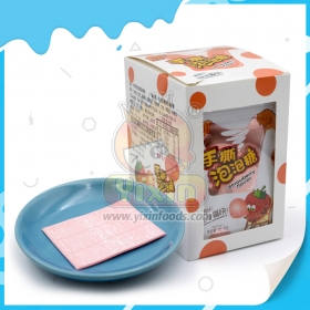 Bubble-gum soufflé à la main