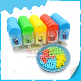 bouteille en forme de crème glacée avec des bonbons pressés