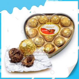 12 pièces de chocolat en forme de cœur