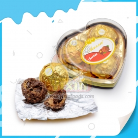 3 pièces de chocolat en forme de cœur