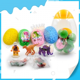œuf de dinosaure avec bonbons à presser