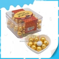 Boîte de 2,4 g de bonbons au chocolat dorés en forme de boule sucrée 
