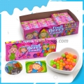 Bonbons aux baies fruitées avec carte jouet et autocollant 