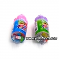 Bouteille en forme de crème glacée avec des bonbons pressés à l'intérieur, tablette de crème glacée et sucre 