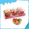 Bonbons gélifiés dans une boîte en forme de cœur 